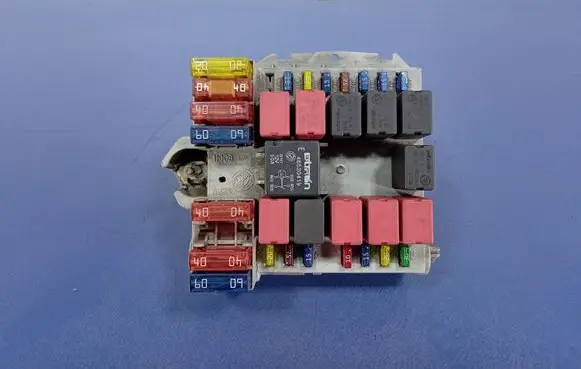 Alfa Romeo 166 Fuse box set 60683102
