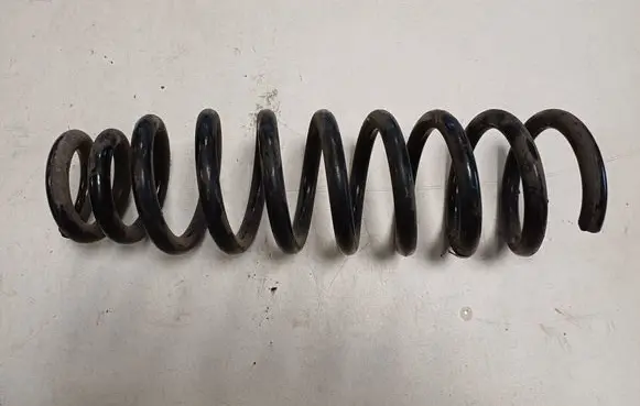 Volkswagen Touareg I Front coil spring