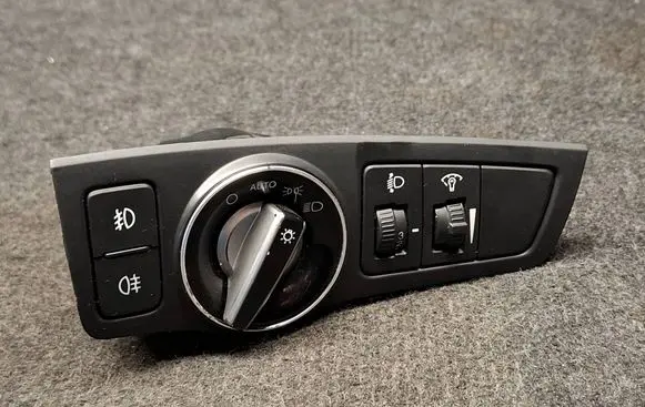 Hyundai i40 Light switch 933003Z100 39R1021000 93300-3Z100