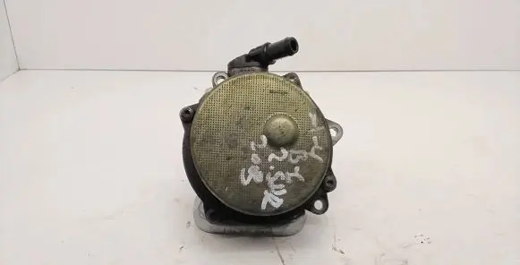 Audi A4 S4 B6 8E 8H Vacuum pump