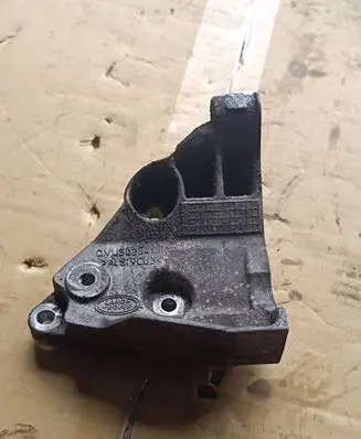 Land Rover Range Rover Sport L320 Power steering pump mounting bracket QVU500340