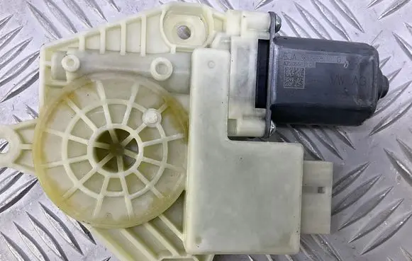 Skoda Rapid (NH) Rear door window regulator motor 5JA959811G