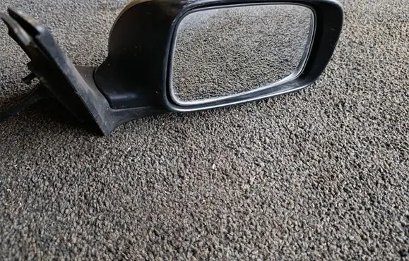 Toyota Avensis T250 Front door electric wing mirror E11015829 SKH7477 E11025829