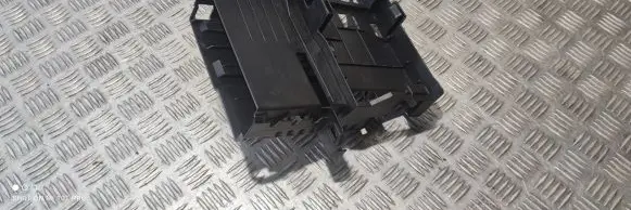 Audi Q5 SQ5 Navigation GPS unit bracket/holder 8R0035209