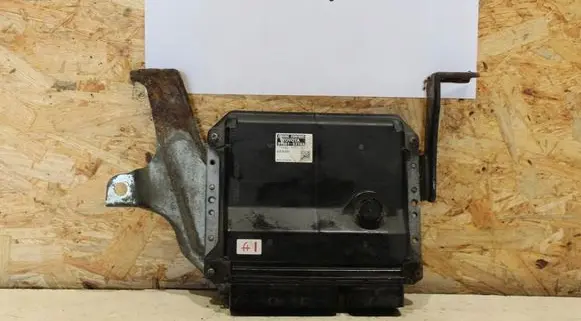 Lexus IS 220D-250-350 Engine control unit/module 8966153700