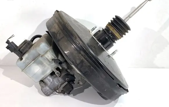 Volkswagen PASSAT B7 Brake booster 3C1614105AP