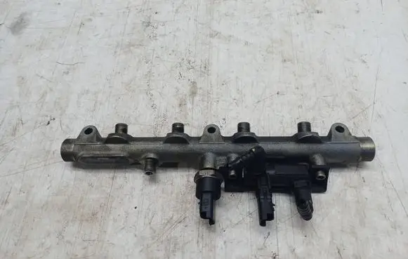 Peugeot 607 Fuel main line pipe 0445214017 005098L1 515