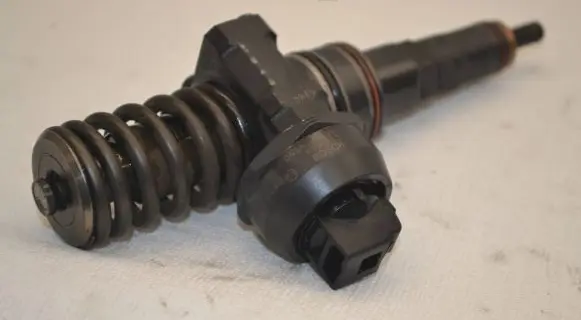 Audi A4 S4 B7 8E 8H Fuel injector 0414720214