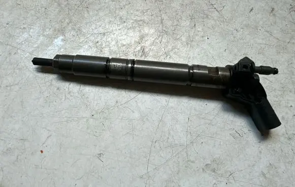 Audi A6 S6 C7 4G Fuel injector 059130277CR