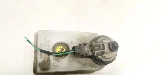Renault Megane I Brake fluid reservoir 7700828034