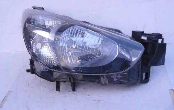 Mazda 2 Headlight/headlamp DB5J-51030 DB5J51030