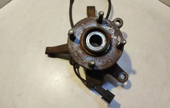 Hyundai Getz Front wheel hub spindle knuckle