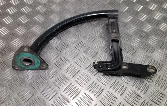 Volkswagen PASSAT B6 Tailgate/trunk/boot hinge 3C5827302B