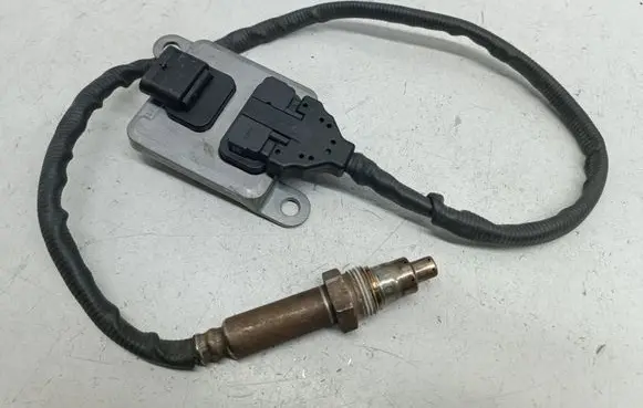 Mercedes-Benz C W205 Lambda probe sensor A0009051512 0009051512
