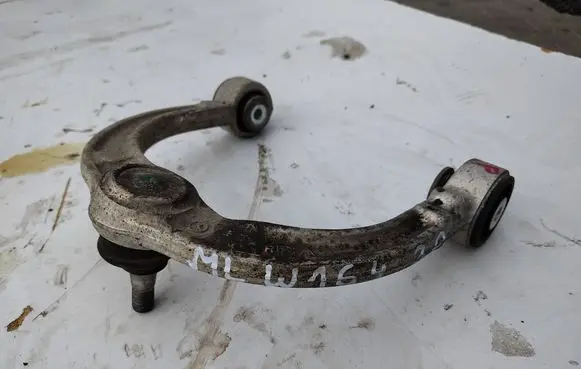 Mercedes-Benz ML W164 Front upper control arm/wishbone 