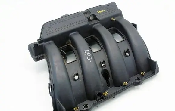 Renault Clio I Intake manifold 8200100872