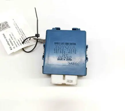 Toyota Auris 150 Door central lock control unit/module 0515004070 8597012020