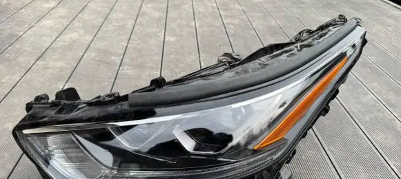 Toyota Highlander XU70 Headlight/headlamp 101008A06K