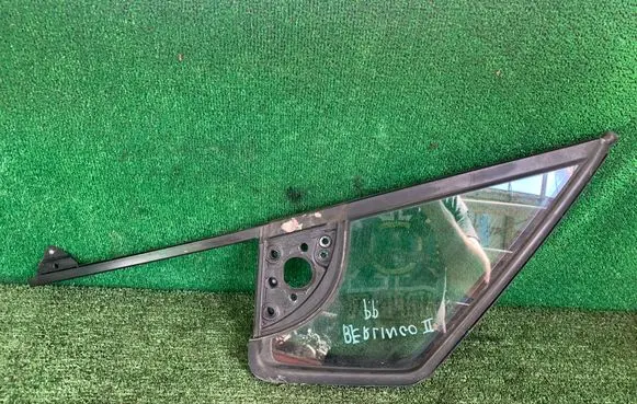 Citroen Berlingo Front door vent window glass four-door
