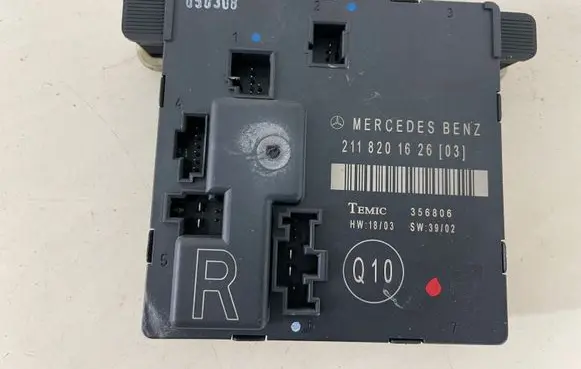 Mercedes-Benz E W211 Door control unit/module 2118201626