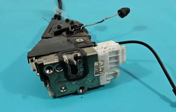 Mercedes-Benz A W169 Rear door lock 1697302235 IMPRK1554353