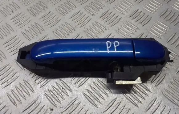 Nissan Tiida C11 Front door exterior handle/bracket 