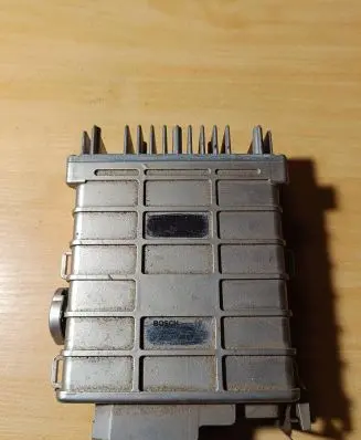Volkswagen Golf II Engine control unit/module 811907383A 71816757 0285007028