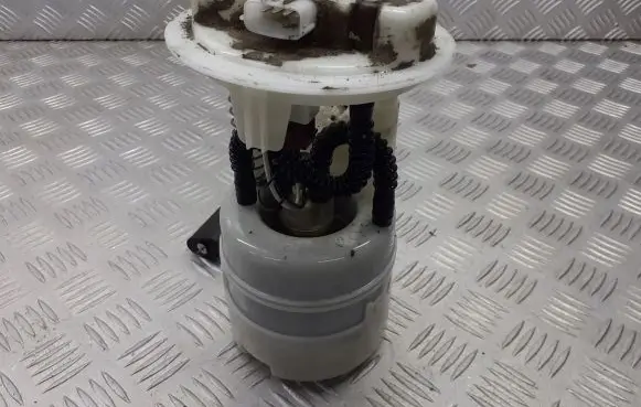 Nissan Note (E11) In-tank fuel pump 17400AX00