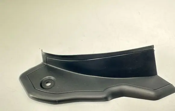 BMW 2 F44 Rear/tail light trim molding 7494417