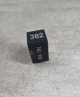Audi A4 S4 B5 8D Other relay 4D0907131 D11301