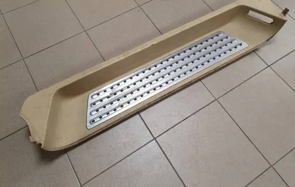 Volkswagen Multivan T5 Rear sill trim cover 7H5863725E