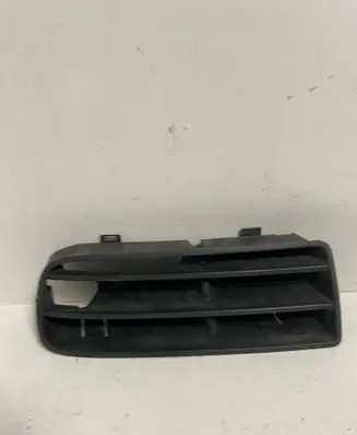 Volkswagen Golf IV Front bumper lower grill 1J0853665B