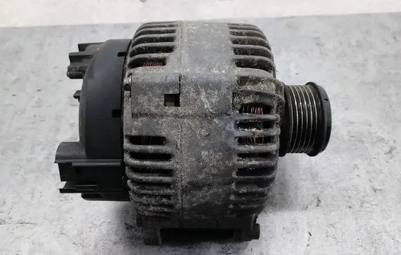 Volkswagen PASSAT B6 Generator/alternator 021903026L