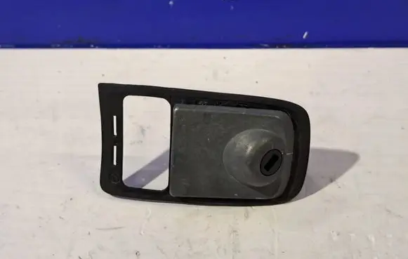 Polestar 2 Front door lock (next to the handle) 31322885