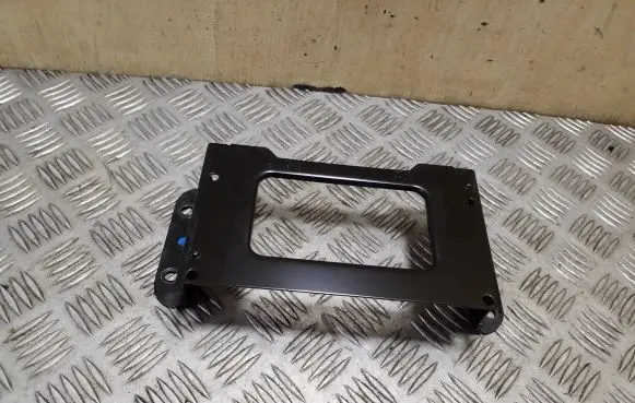 Hyundai ix35 Sound amplifier holder/bracket 61105249 AMP400LM