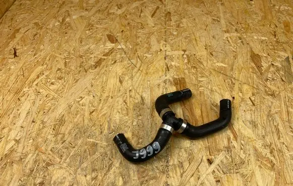 Volvo XC40 Engine coolant pipe/hose 31493282