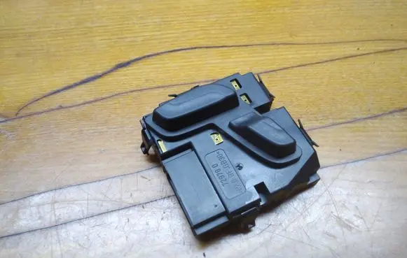 Mercedes-Benz E W212 Seat control switch A2048701958 03467816