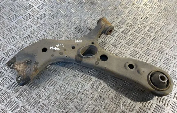 Toyota RAV 4 (XA30) Front lower control arm/wishbone 