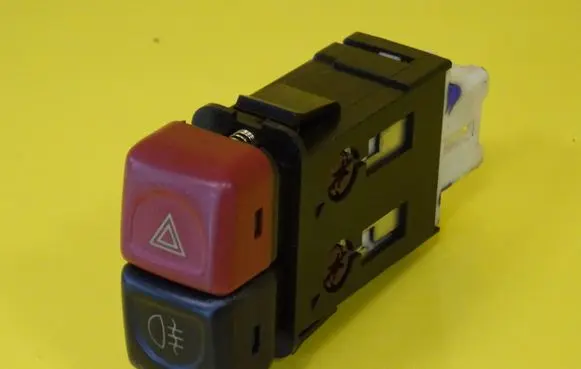 Mazda 121 SM Hazard light switch