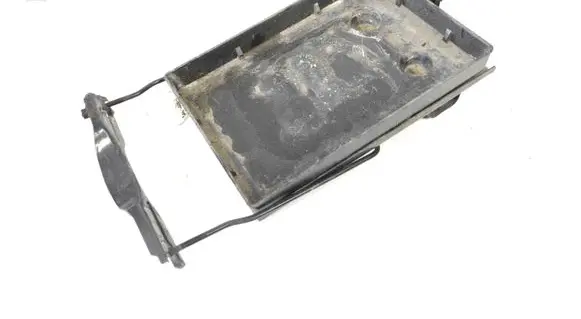 Suzuki Grand Vitara II Battery box tray 3366065J0