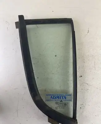 Mitsubishi L200 Rear vent window glass 