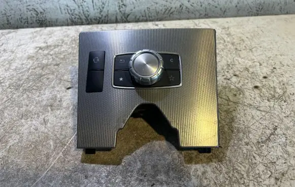Mercedes-Benz E W212 Head unit multimedia control A2126806993 030001