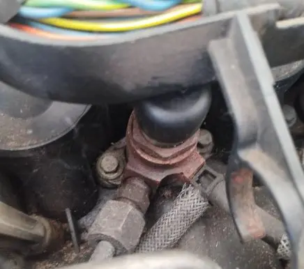 Peugeot 607 Fuel injector