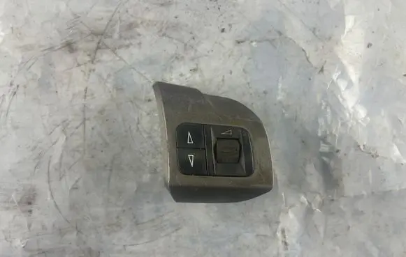 Opel Zafira B Steering wheel buttons/switches 305260285057 13126750