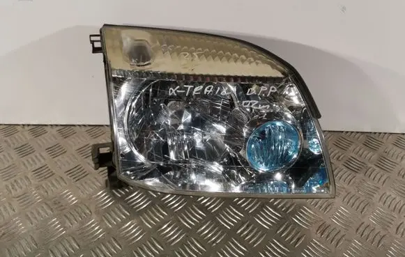 Nissan X-Trail T30 Headlight/headlamp