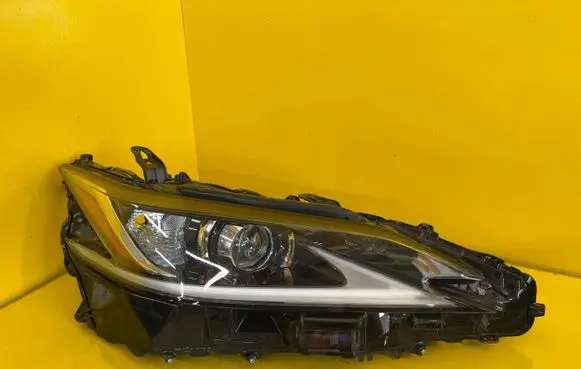 Lexus ES 250 - 300 - 330 Headlight/headlamp 81185-33G10