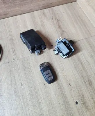 Audi A4 S4 B8 8K Ignition key/card 8K0959754D 4H0905852C 4H0909131