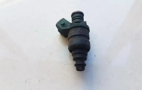 Audi A3 S3 8L Fuel injector 037906031AA 0332