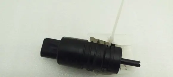 BMW X5 E70 Windscreen/windshield washer pump 7302589 67127302589