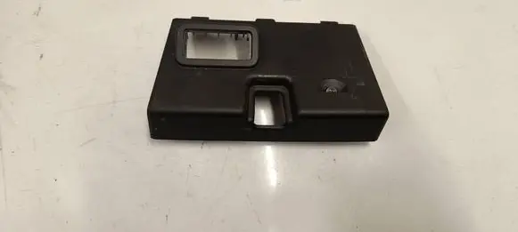 BMW i4 USB socket connector 6807232